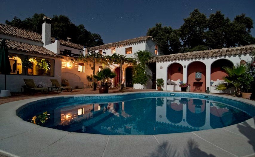 Best Luxury Villas Rental Companies In Kolkata.jpg